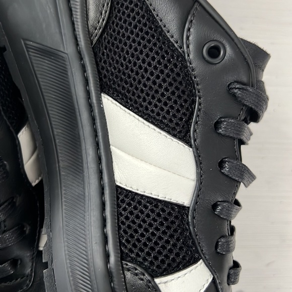 Bottega Veneta men’s stylish sneakers - Picture 9 of 10